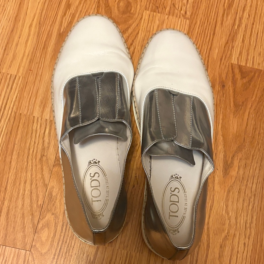 Tod's Women's Cream and Silver Loafers